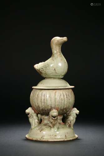 Celadon Duck Head Jar in Song Dynasty