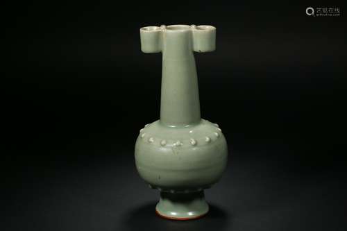 Celadon double-tube bottle in  Qing dynasty