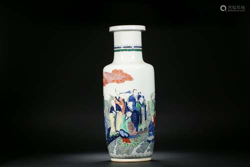 Famille rose bottle in Qing Dynasty