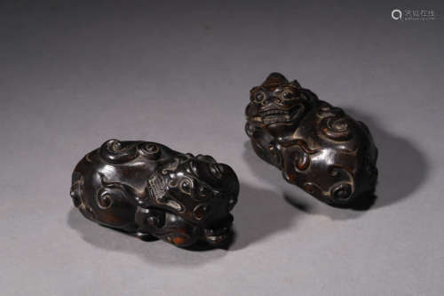 A Pair Of Sandalwood Pixiu Paper Weights