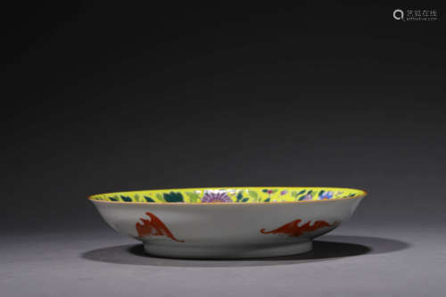 A Yellow-Ground Famille Rose Flowers Dish