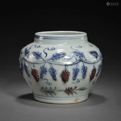 YUAN DYNASTY, CHINESE BLUE AND WHITE PORCELAIN JAR