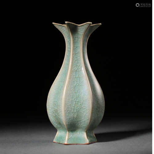 CELADON FLOWER MOUTH VASE, LONGQUAN WARE, SOUTHERN SONG DYNA...