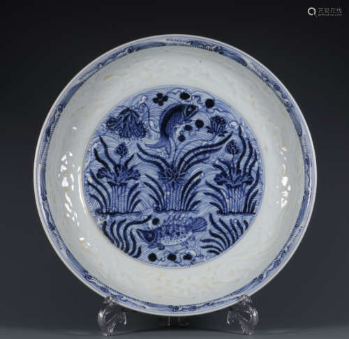 BLUE&WHITE GLAZE PLATE PAINTED WITH FISH