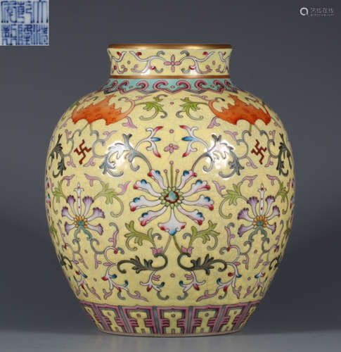 DAQINGQIANLONGNIANZHI MARK FAMILLE ROSE GLAZE JAR