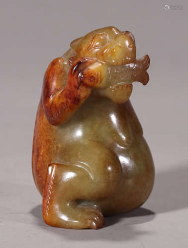 ANTIQUE JADE BEAR PENDANT