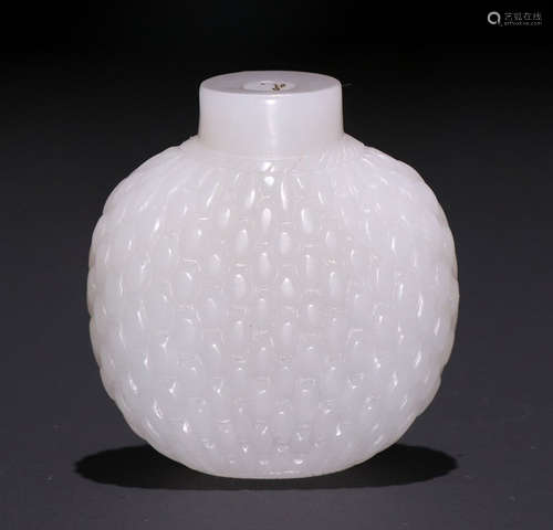 HETIAN JADE WHITE SNUFF BOTTLE