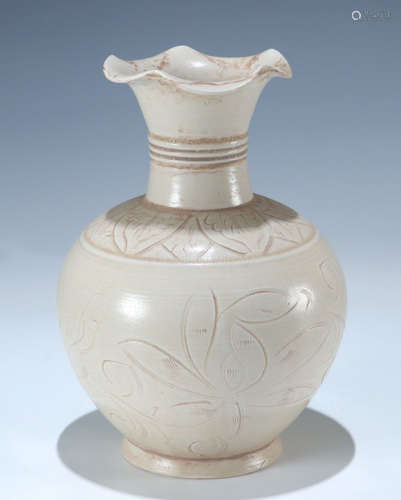 DING YAO WHITE GLAZE VASE CARVED WITH FLOWER