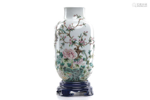 Chinese Famille Rose Porcelain Vase