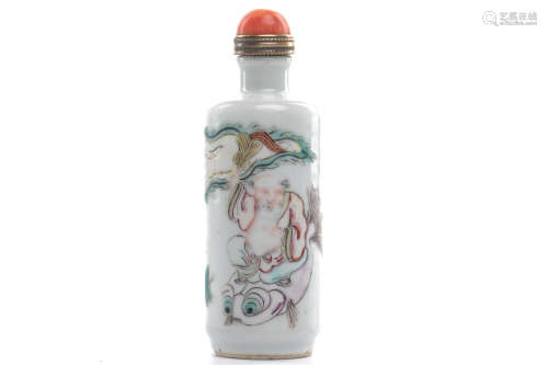 Chinese Famille Rose Porcelain Snuff Bottle