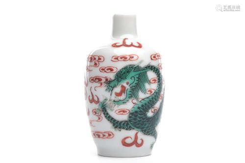 Chinese Famille Rose Porcelain Snuff Bottle