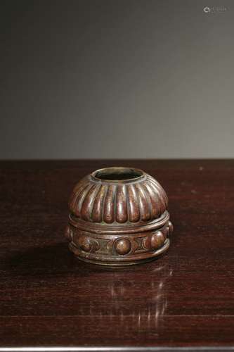 chinese bronze pot with chrysanthemum petal pattern