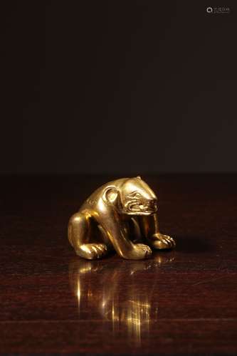 chinese gilt bronze bear-shaped paperweight