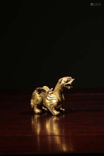 chinese gilt bronze paperweight in shape of beast