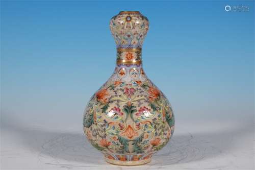 GARLIC BOTTLE DECORATED WITH GOLD FLOWER PATTERN