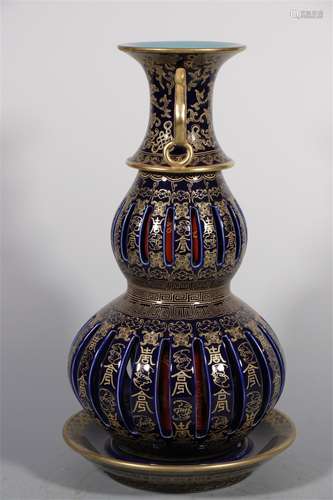 GOURD SHAPED REVOLVING BOTTLE DECORATED WITH BLUE AND GOLD