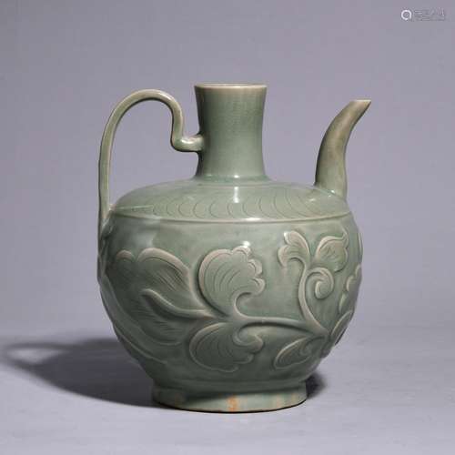 A HOLDING POT FROM YUE KILN