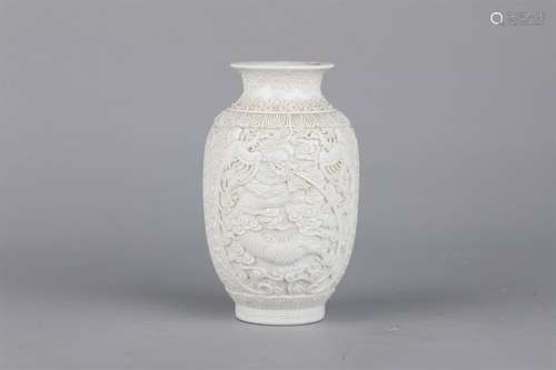 A CHINA CARVED BOTTLE