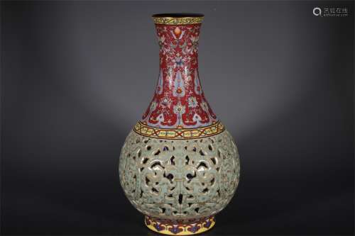 THE GALL BOTTLE DECORATED WITH FOREIGN COLOR HOLLOW OUT FLOW...