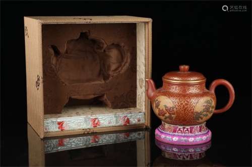 FAMOUS PURPLE CLAY POT IN QING DYNASTY
