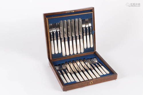 Dessert cutlery set in Sheffield silver with case