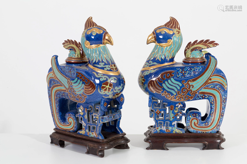 Two birds in blue ceramic. China. Early 20th c