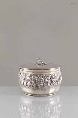 800 silver bowl and lid, gr. 935 ca. 20th century