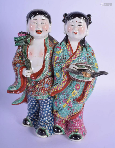 AN EARLY 20TH CENTURY CHINESE FAMILLE ROSE PORCELAIN