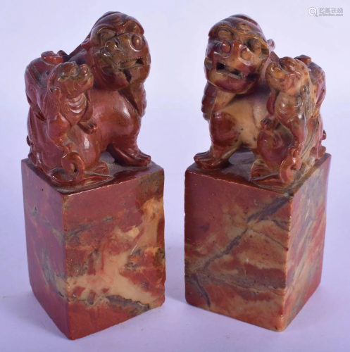 A PAIR OF 19TH CENTURY CHINESE CARVED BLOOD STONE S…