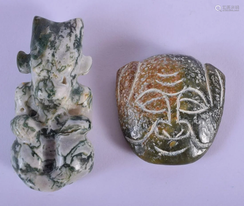 AN UNUSUAL EARLY 20TH CENTURY CHINESE ARCHAIC JADE