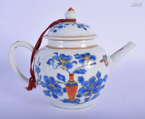 AN 18TH CENTURY CHINESE EXPORT PORCELAIN TEAPOT AND