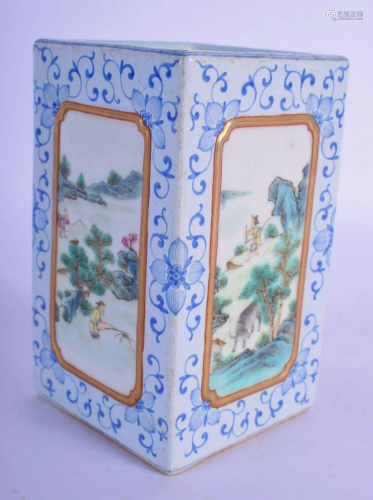 AN EARLY 20TH CENTURY CHINESE PORCELAIN SQUARE FORM