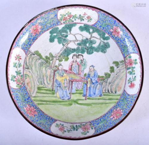 A 19TH CENTURY CHINESE CANTON ENAMEL CIRCULAR DISH