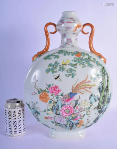 A LARGE CHINESE TWIN HANDLED PORCELAIN VASE 20th