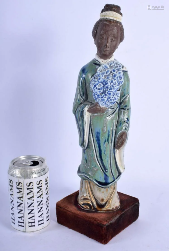 AN EARLY 20TH CENTURY CHINESE BLUE GLAZED POTTERY