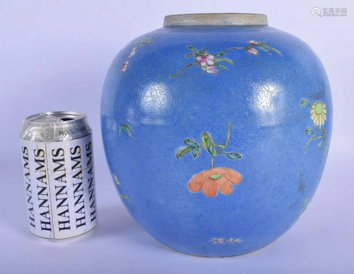 A LATE 18TH/19TH CENTURY CHINESE SCRAFITO PORCELAIN