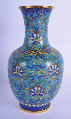 A LATE 18TH/19TH CENTURY CHINESE CLOISONNE ENAMEL VASE