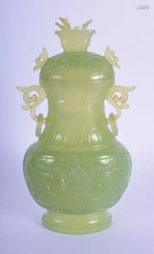 AN EARLY 20TH CENTURY CHINESE TWIN HANDLED JADE VASE