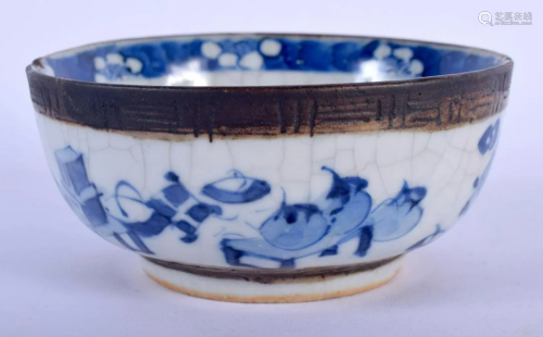 A 19TH CENTURY CHINESE BLUE AND WHITE CRACKLE GLAZED