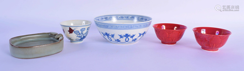 A CHINESE BLUE AND WHITE PORCELAIN BOWL 20th Century,