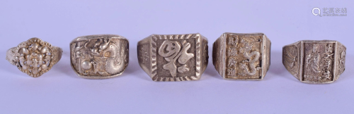 FIVE CHINESE WHITE METAL RINGS 20th Century. (5)