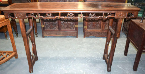 A LARGE 19TH CENTURY CHINESE HONGMU HARDWOOD A…