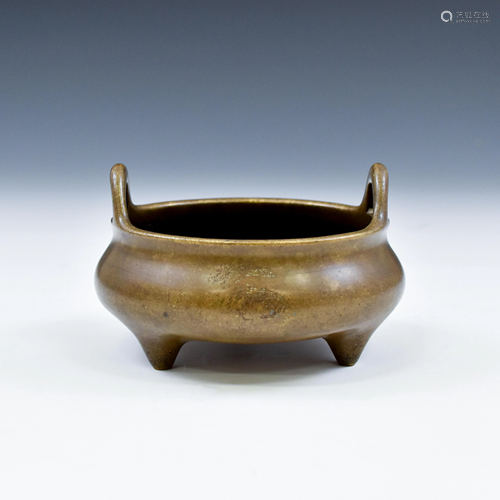 CHINESE MING PERIOD TRIPOD BRONZE CENSER