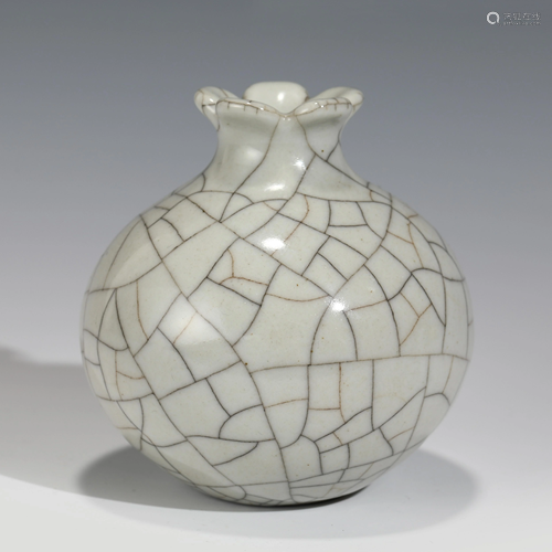 QIANLONG GE GLAZE POMEGRANATE ZUN VASE