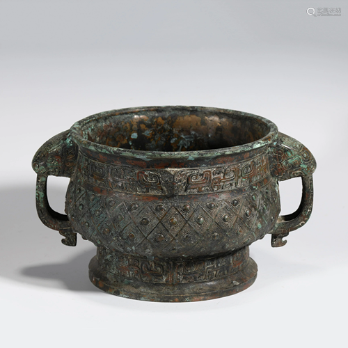 SHANG PATINATED BRONZE RITUAL FOOD VESSEL, GUI