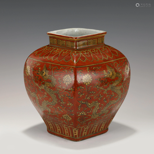 MING JIAJING IRON RED JAR