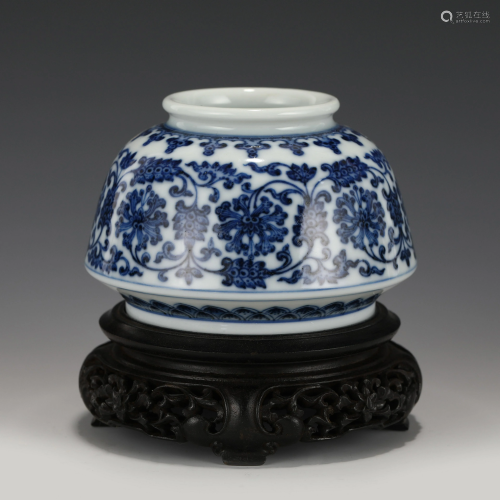 QIANLONG BLUE & WHITE WATER POT ON STAND