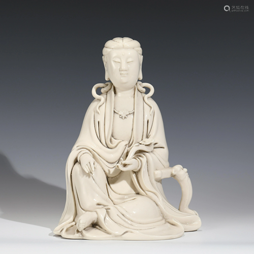 DEHUA PORCELAIN GUANYIN STATUE