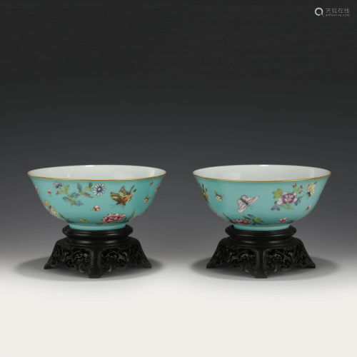 PAIR YONGZHENG FAMILLE ROSE BOWLS ON STAND