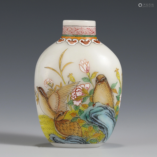 QIANLONG FAMILLE ROSE PEKING GLASS SNUFF BOTTLE